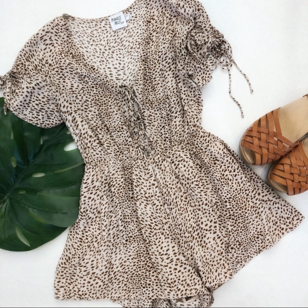 Princess Polly Maicie Romper Size 2 EUC